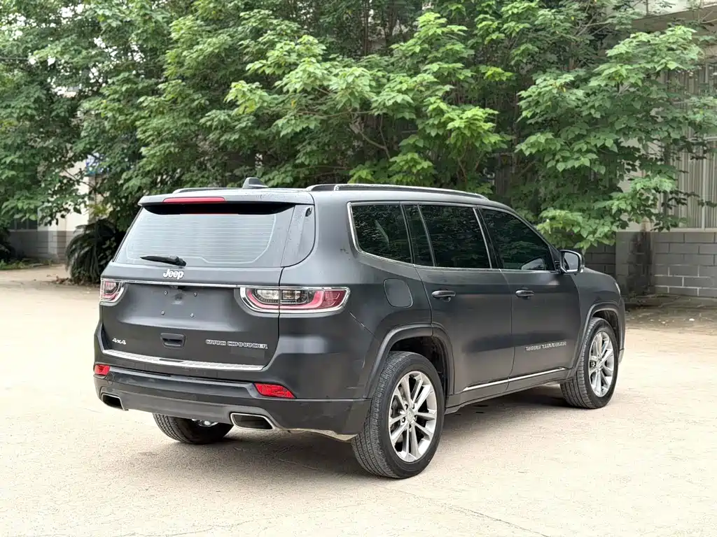 Jeep Grand Commander — миниатюра 5