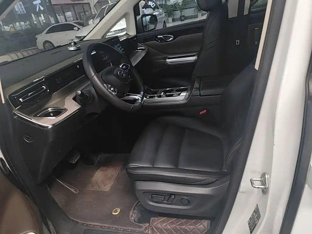 GAC Motor Trumpchi E8 PHEV — миниатюра 15