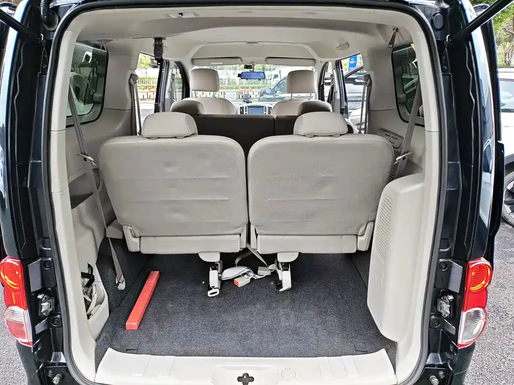 Nissan NV200 — миниатюра 19