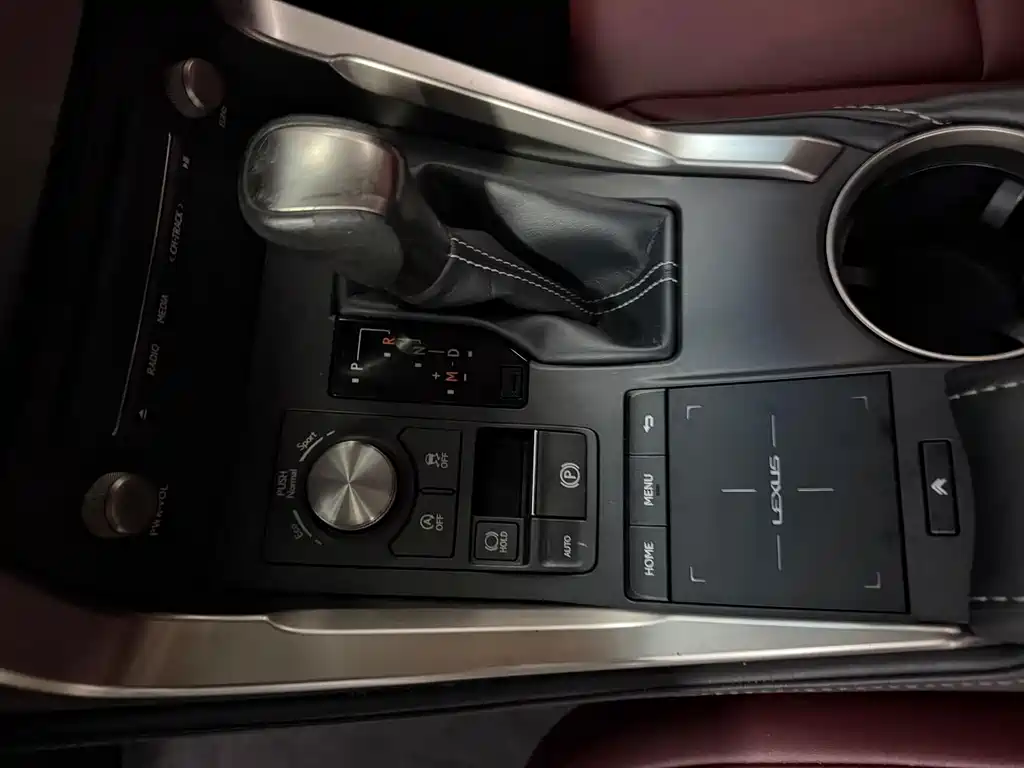 Lexus NX — миниатюра 6