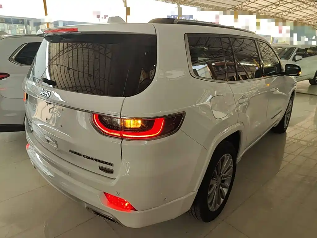 Jeep Grand Commander — миниатюра 7