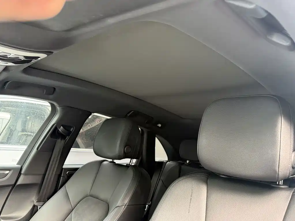 Porsche Macan — миниатюра 8