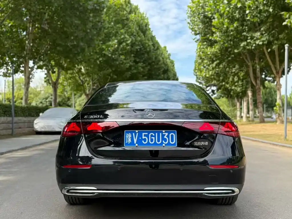 Mercedes-Benz E-Class — миниатюра 8