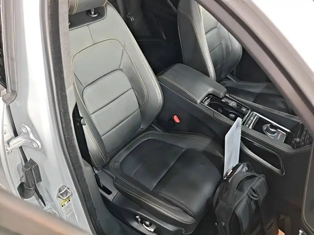 Jaguar F-PACE — миниатюра 25