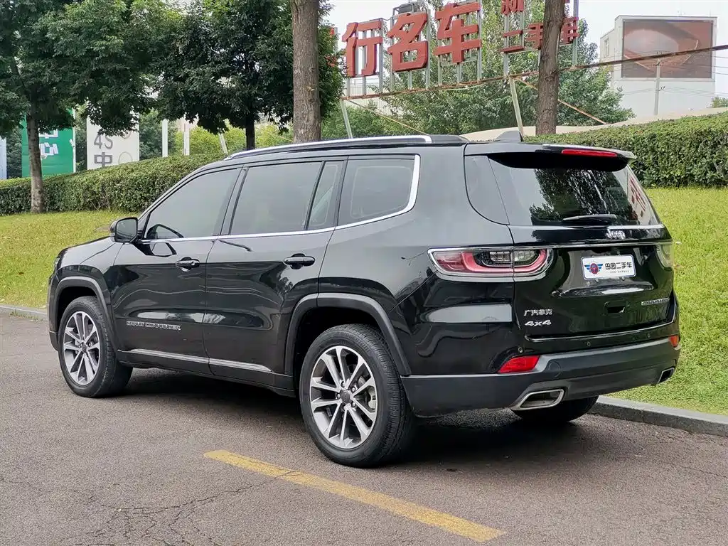 JEEP GRAND COMMANDER