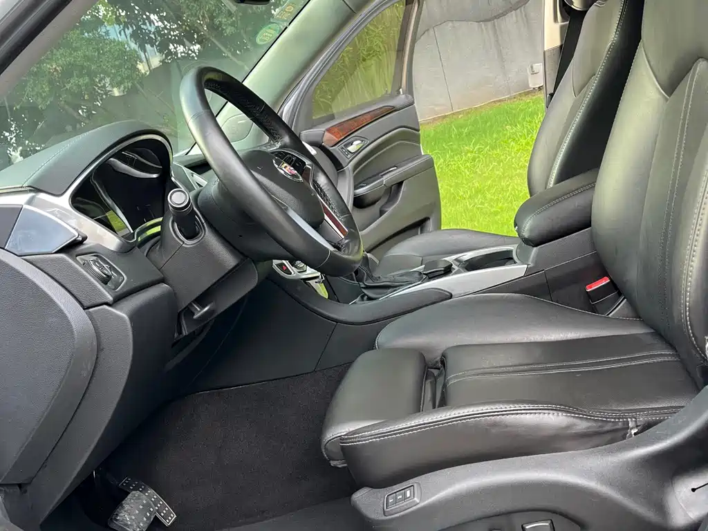 Cadillac SRX — миниатюра 8