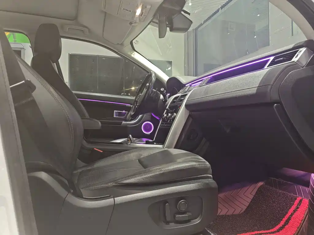 Land Rover Discovery Sport — миниатюра 25