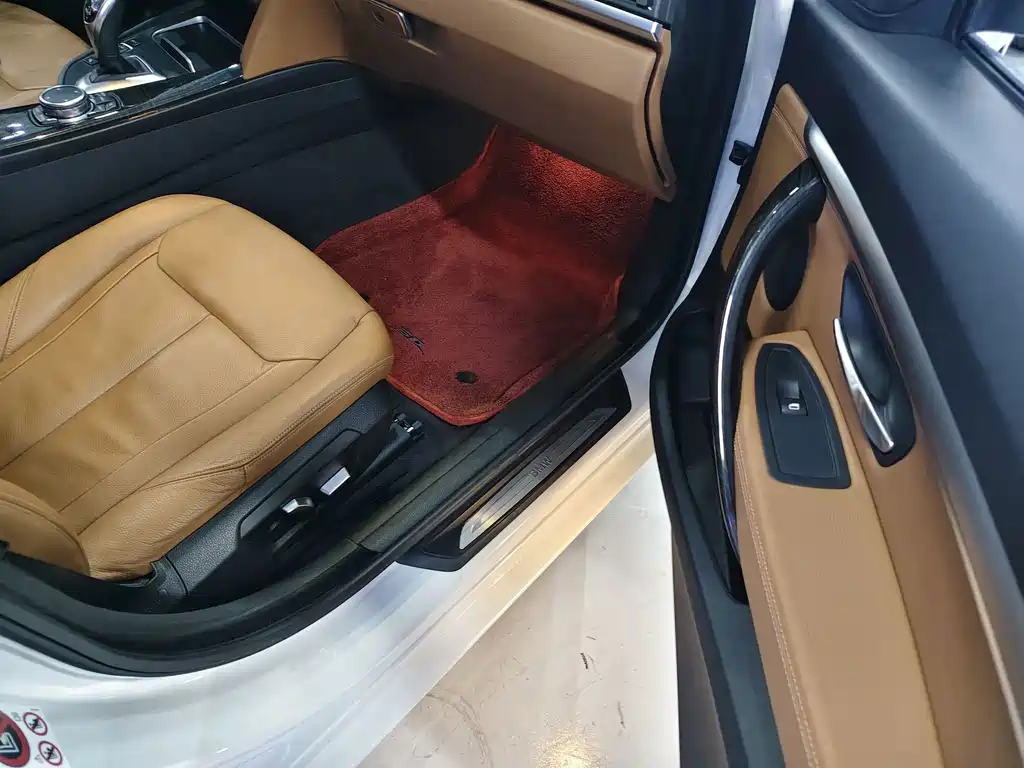 BMW 3 Series GT — миниатюра 11