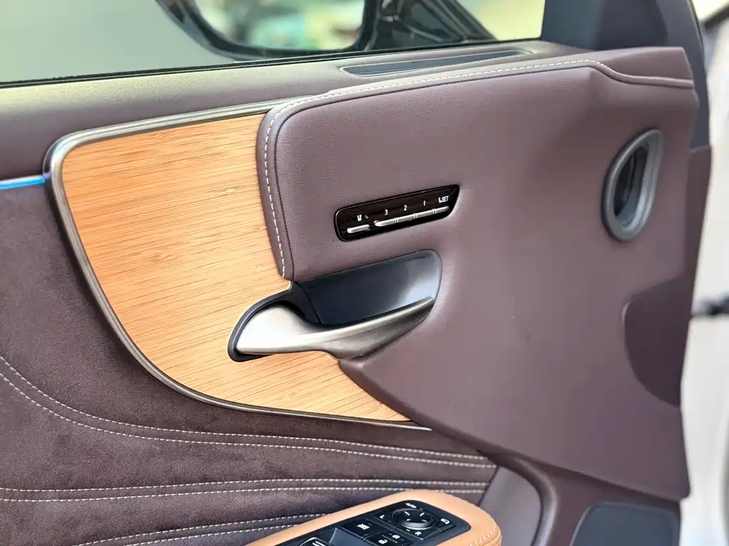 Lexus LS 2018 500h Luxury V