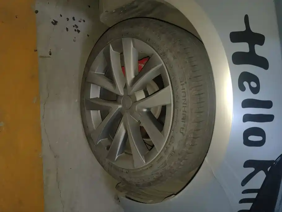 Tesla Model 3 — миниатюра 6