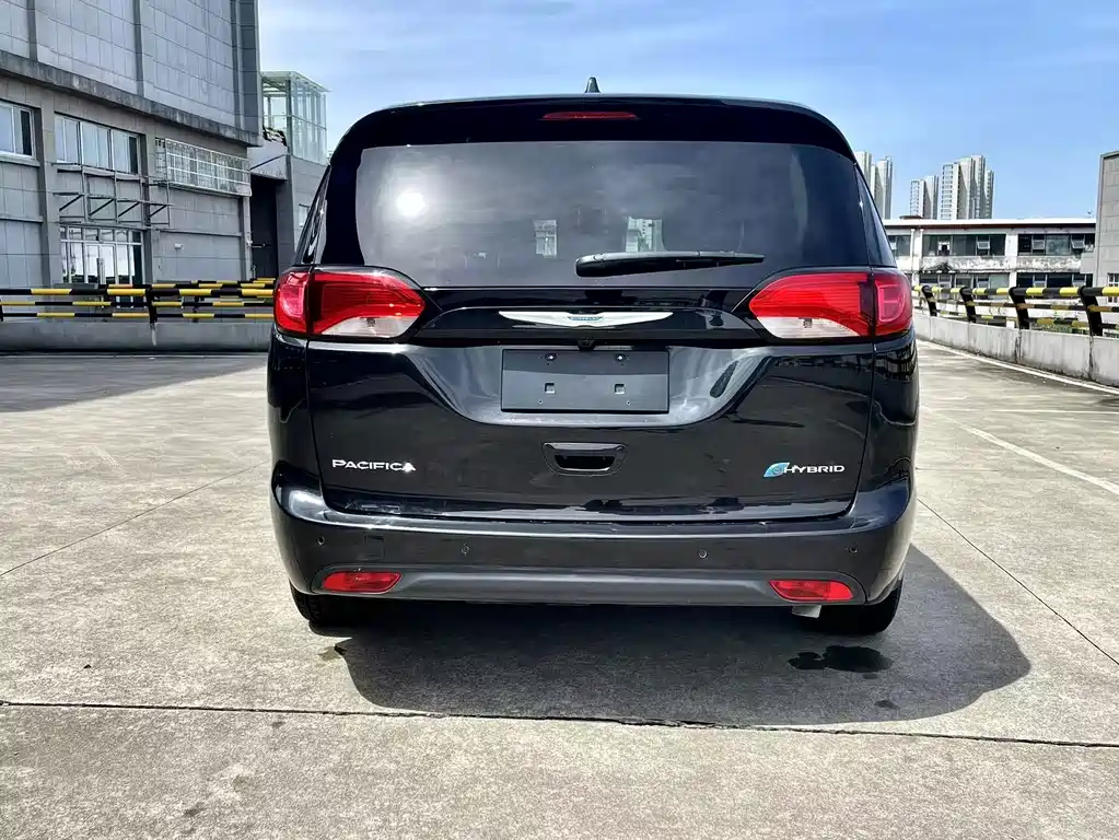 Chrysler Grand Voyager PHEV (Import) — миниатюра 5