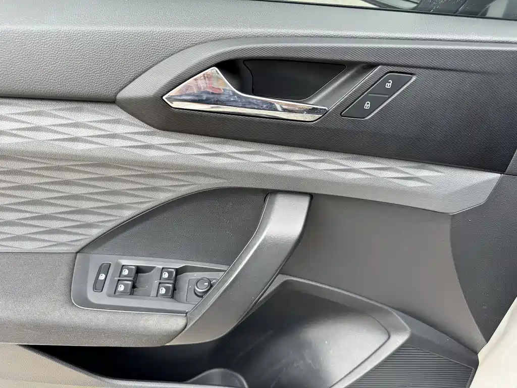 Volkswagen Tharu — миниатюра 15