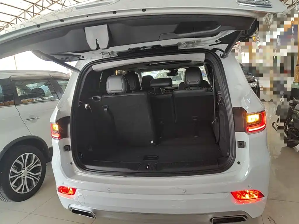 Jeep Grand Commander — миниатюра 19
