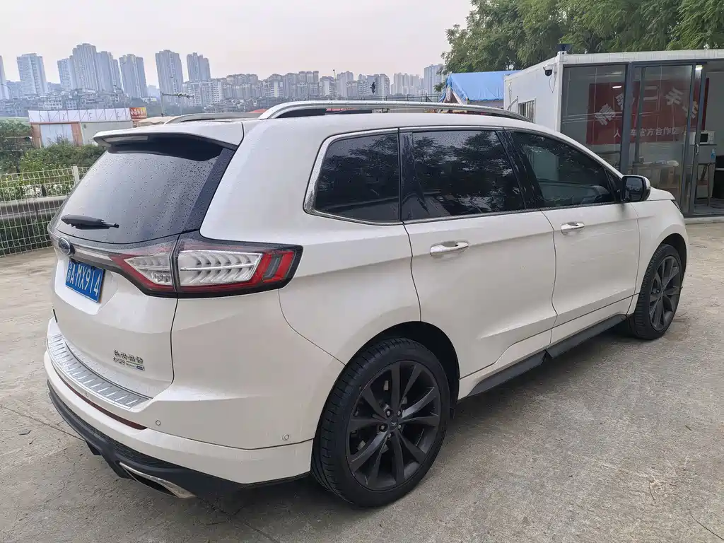 Ford Edge — миниатюра 12