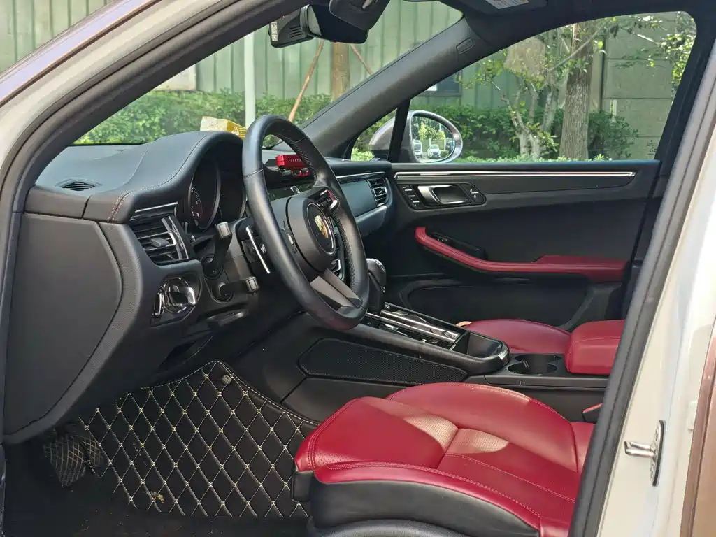 Porsche Macan — миниатюра 5