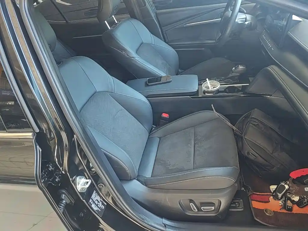Toyota Camry — миниатюра 25