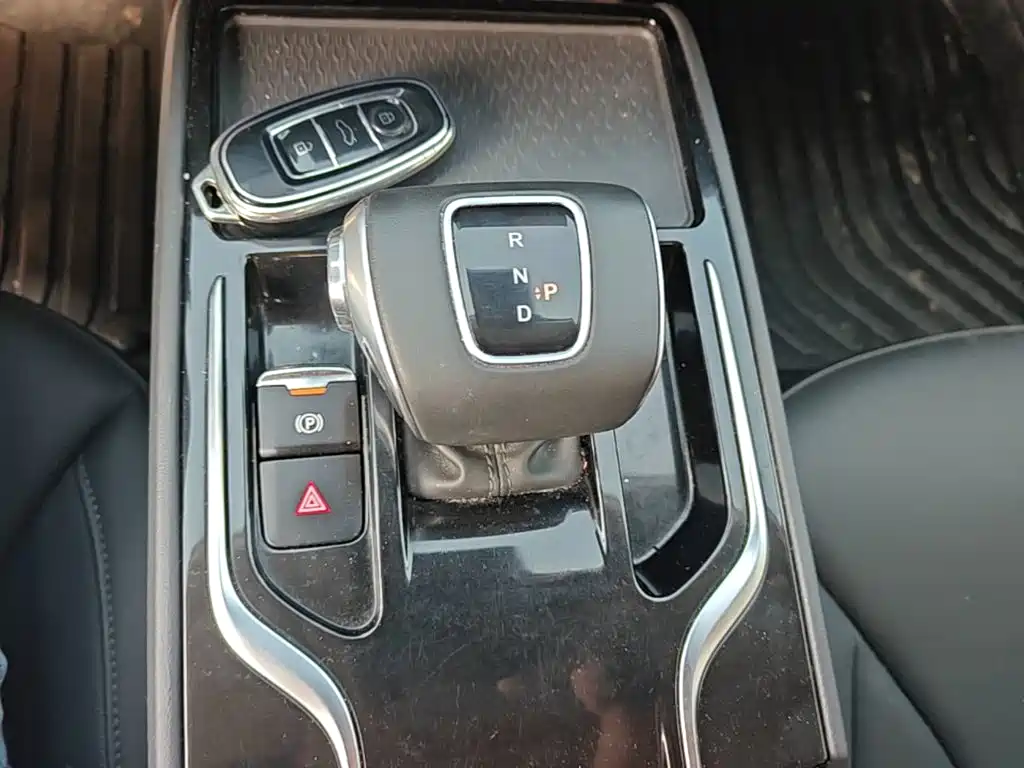 Hongqi Hongqi E-QM5 — миниатюра 14