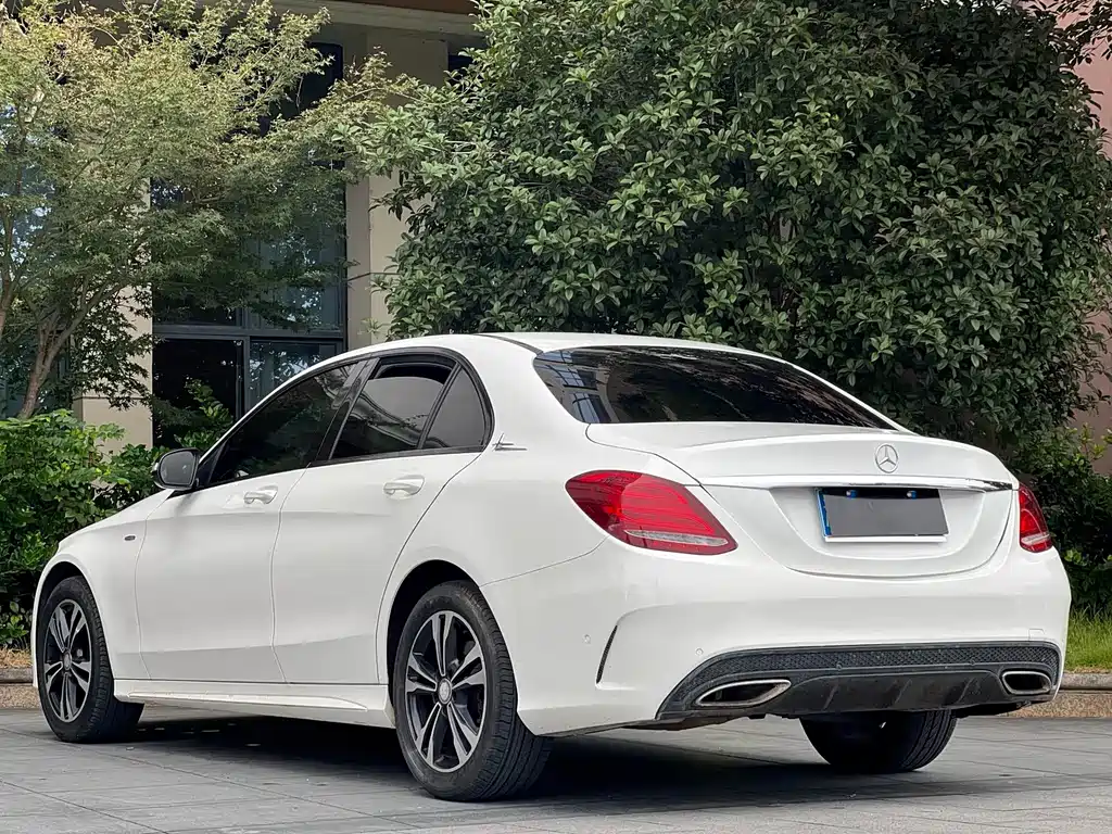 Mercedes-Benz C-Class — миниатюра 11