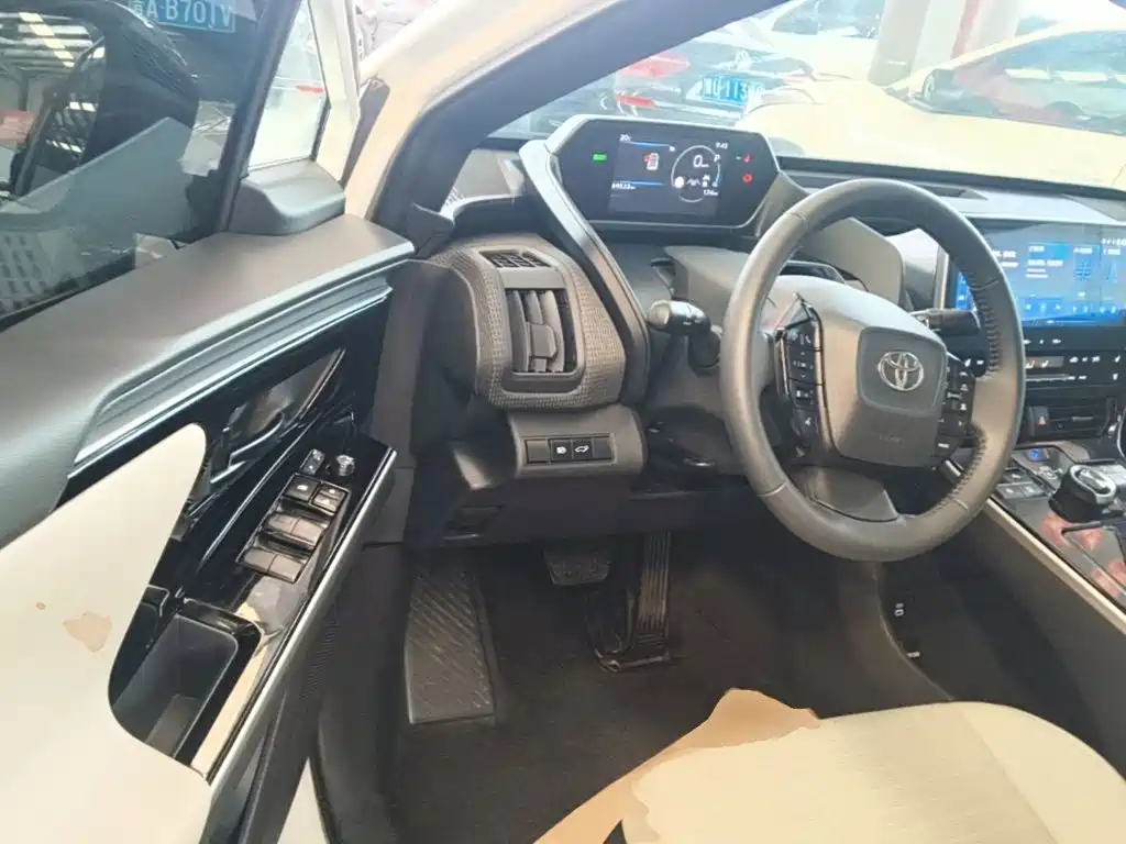 Toyota bZ4X — миниатюра 16