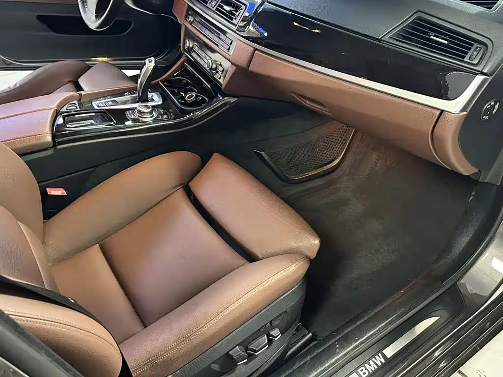 BMW 5 Series (Import) — миниатюра 9