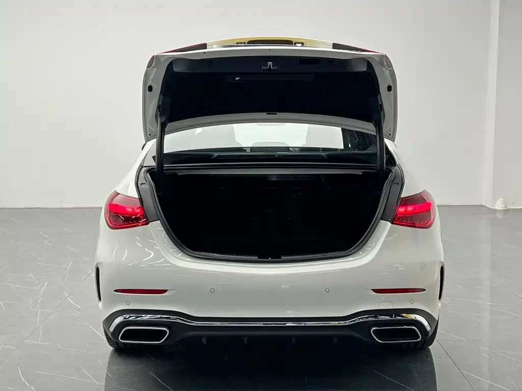Mercedes-Benz C-Class — миниатюра 9