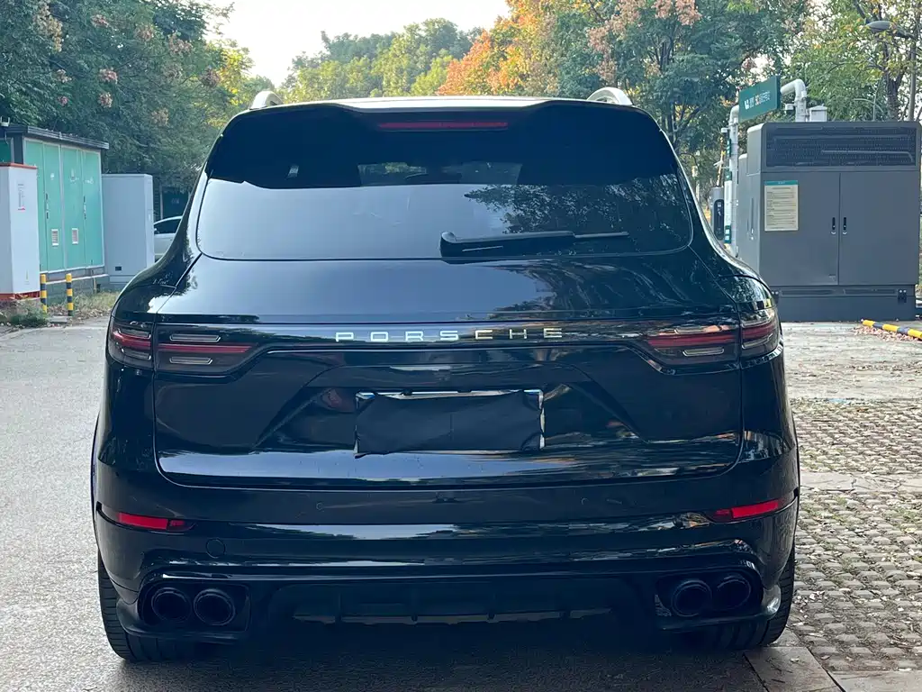 Porsche Cayenne — миниатюра 6