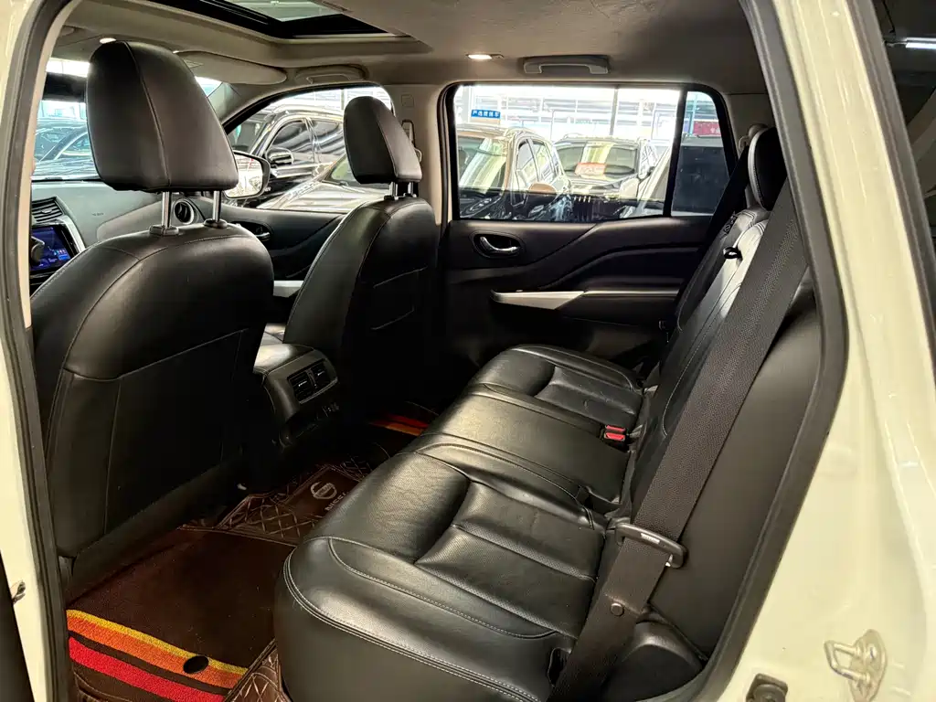 Nissan Terra — миниатюра 6