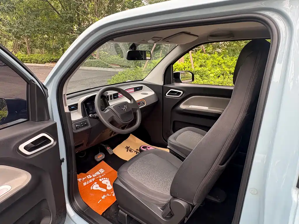 Wuling MINIEV — миниатюра 4
