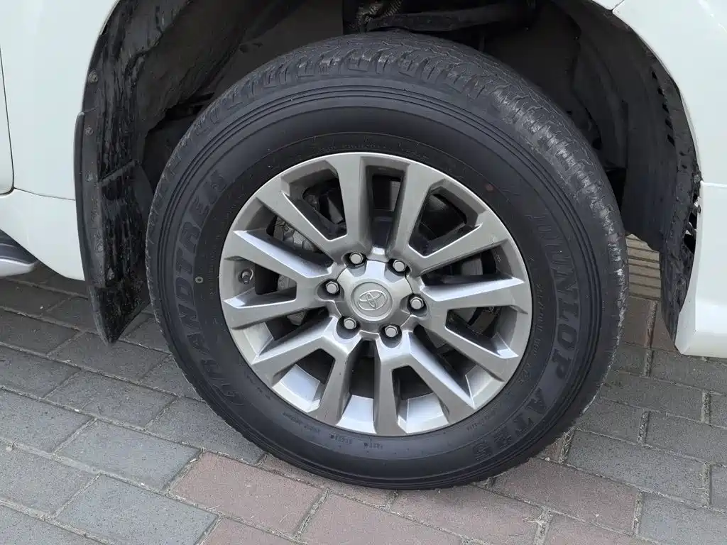 Toyota Prado — миниатюра 8
