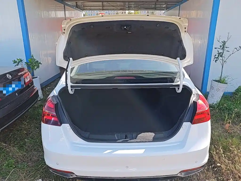 Geely Emgrand — миниатюра 19