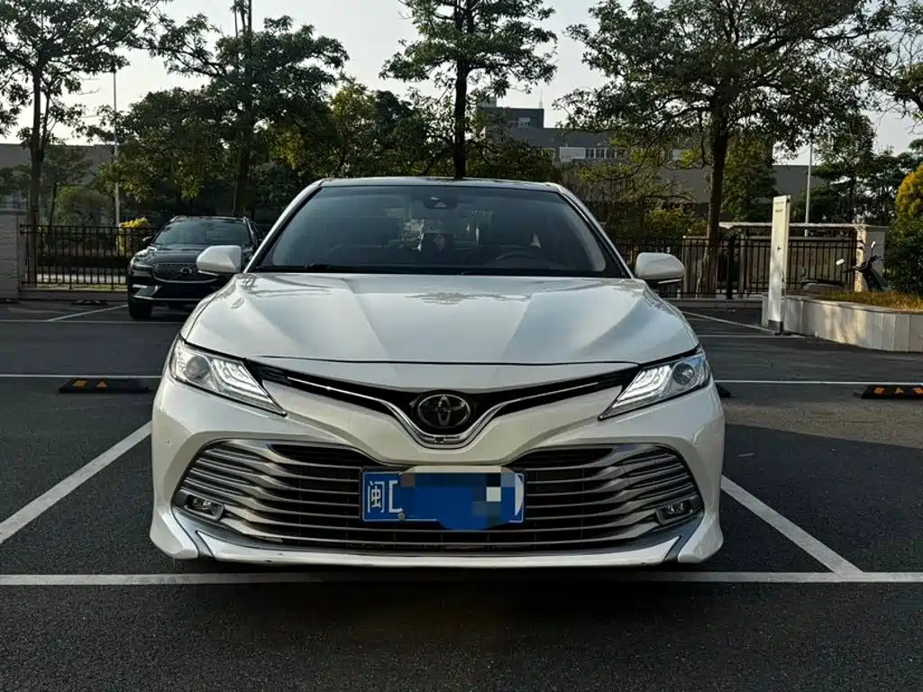 Toyota Camry — миниатюра 2