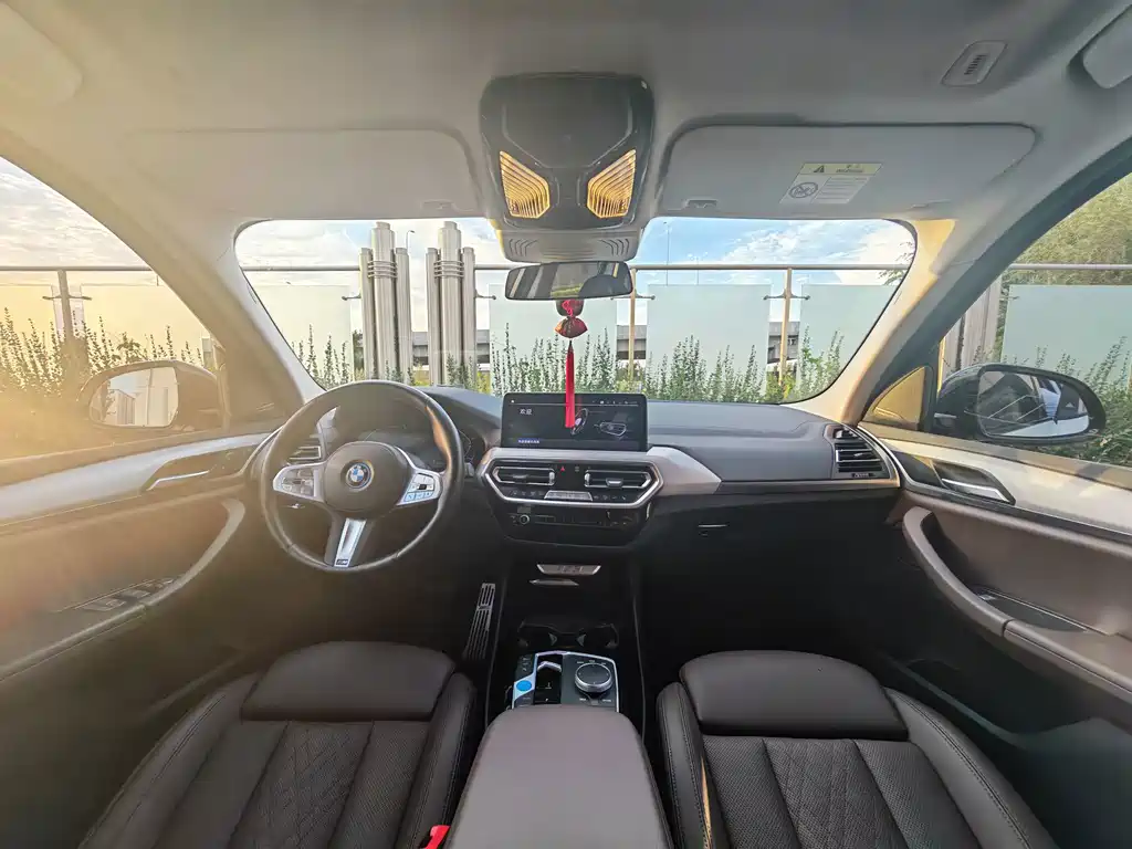 BMW iX3 — миниатюра 9