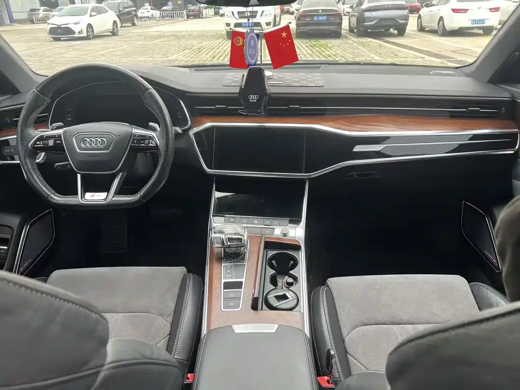 Audi A6L 2020 55 TFSI e quattro