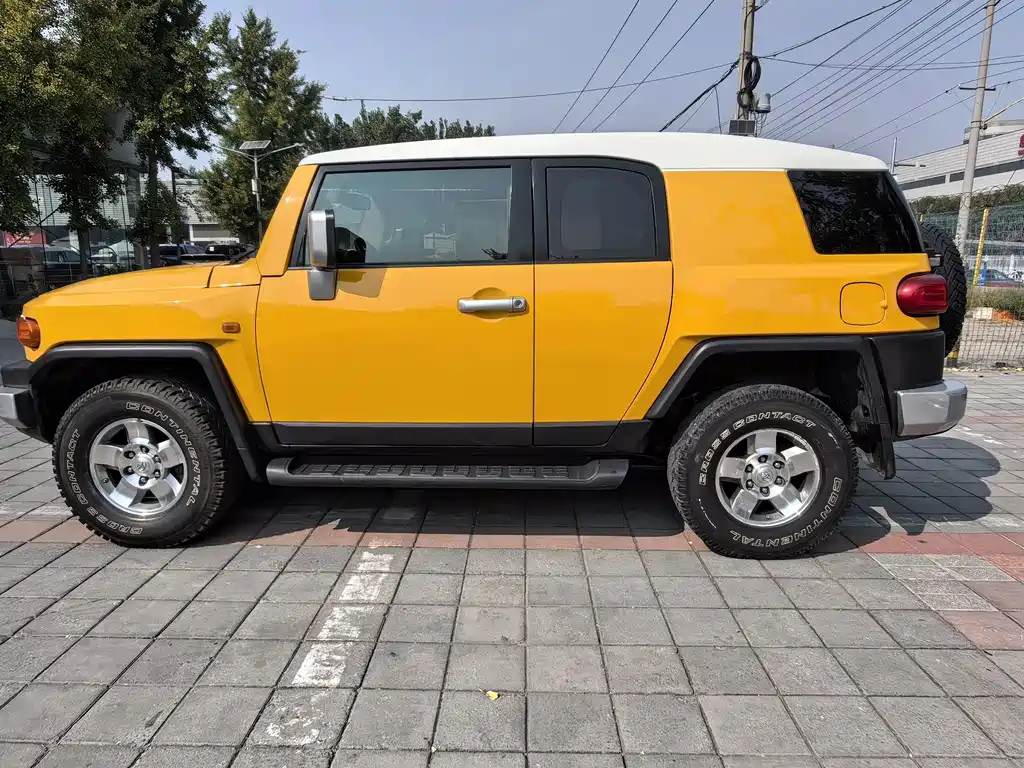 Toyota FJ Cruiser — миниатюра 13