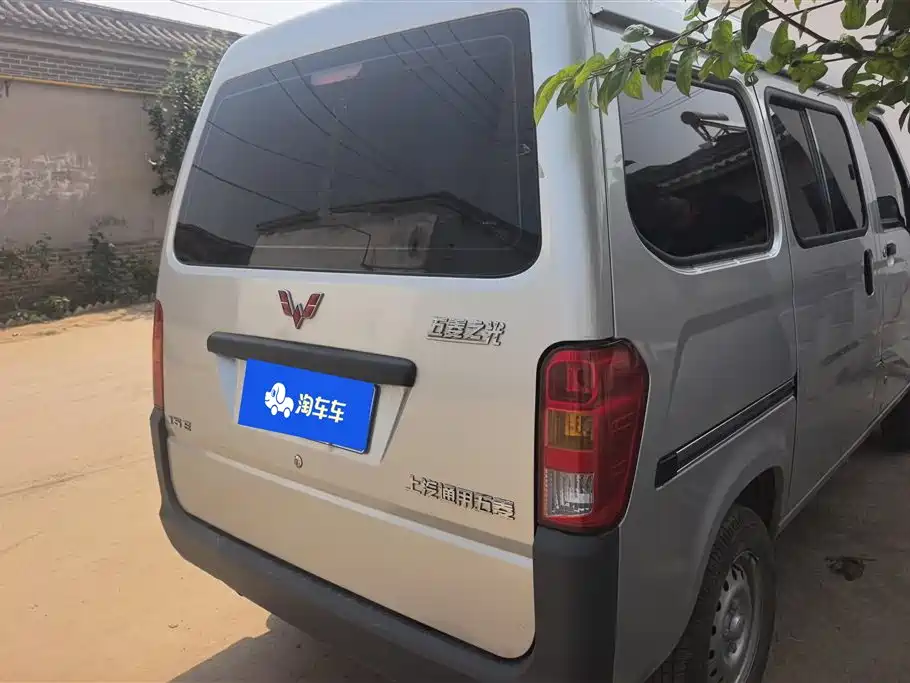 Wuling Sunshine 2023 1.5L 5/7 мест