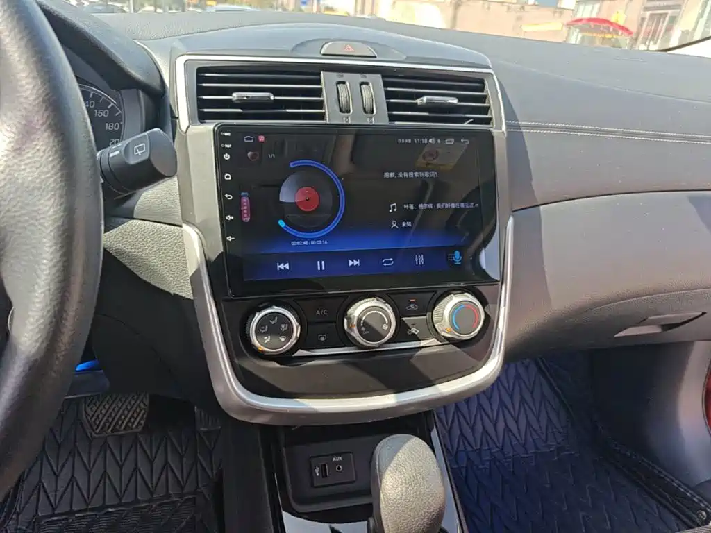 Nissan Tiida — миниатюра 13