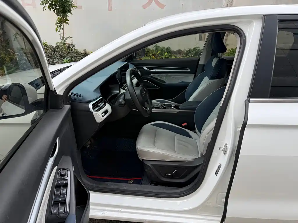 Geely Emgrand — миниатюра 4