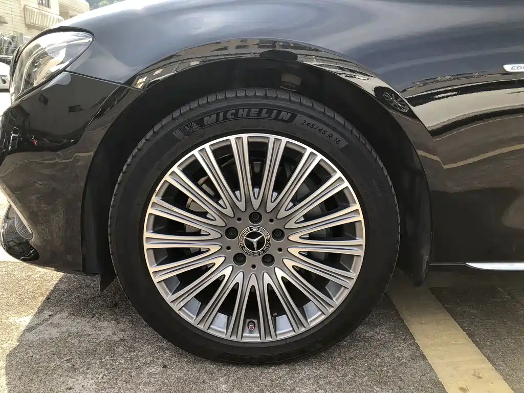 Mercedes-Benz E-Class — миниатюра 20