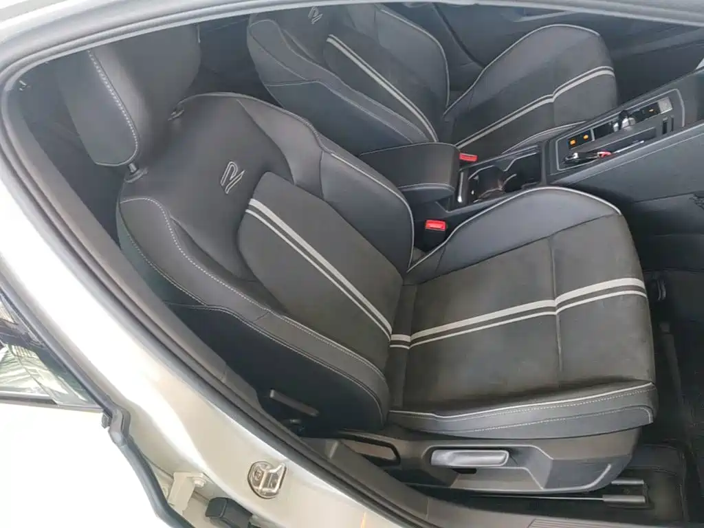 Volkswagen Golf — миниатюра 25