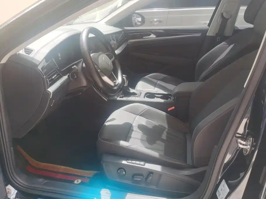 Volkswagen Passat 2025 380TSI