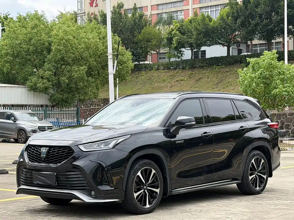 Toyota Crown Kluger 2021