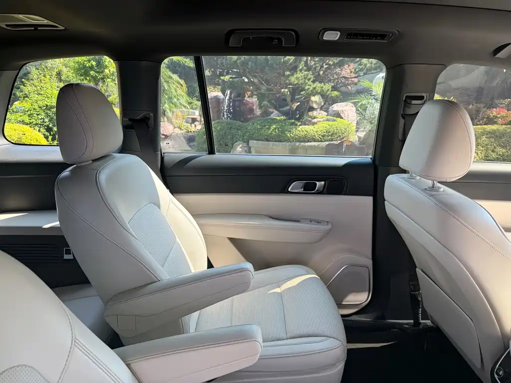 Li Auto ONE 2021 6 мест