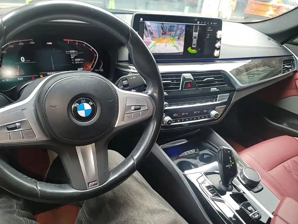 BMW 5 Series — миниатюра 10