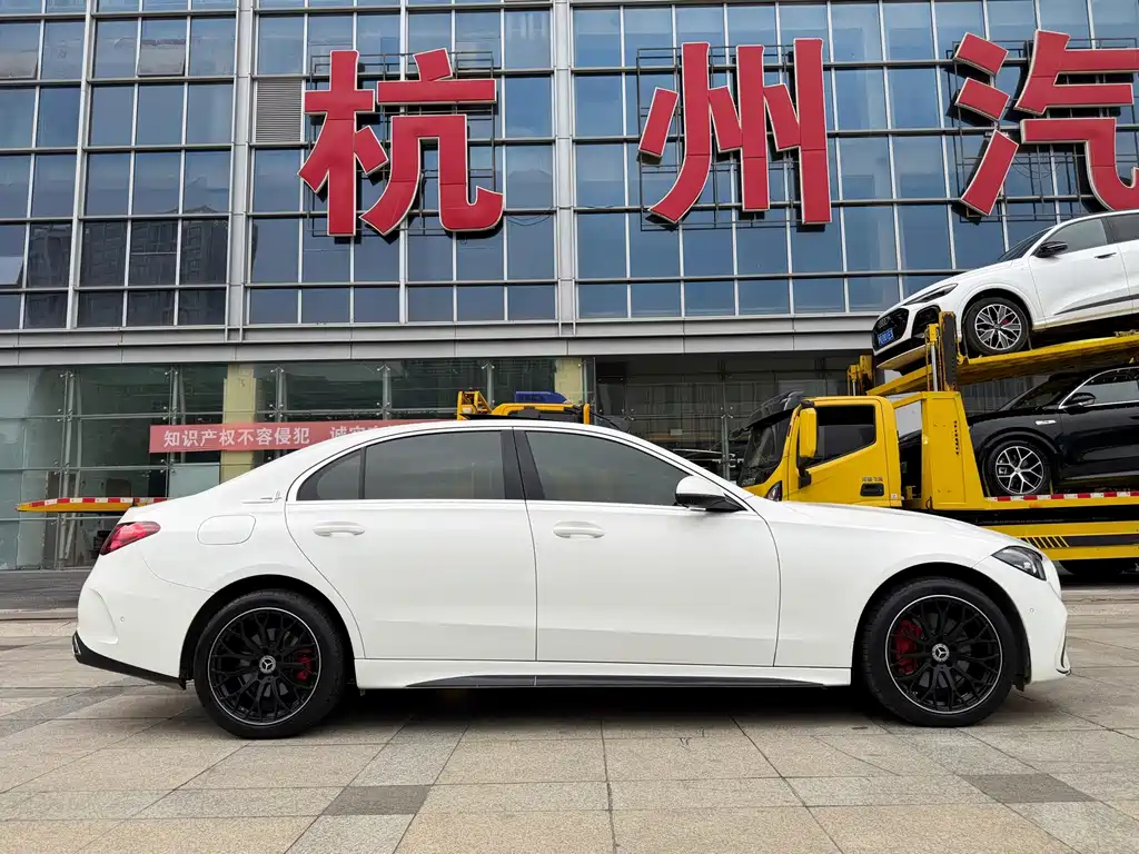 Mercedes-Benz C-Class — миниатюра 7
