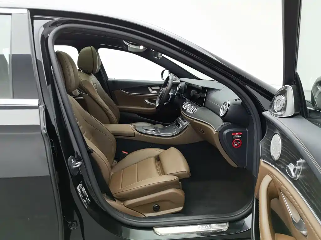 Mercedes-Benz E-Class — миниатюра 23