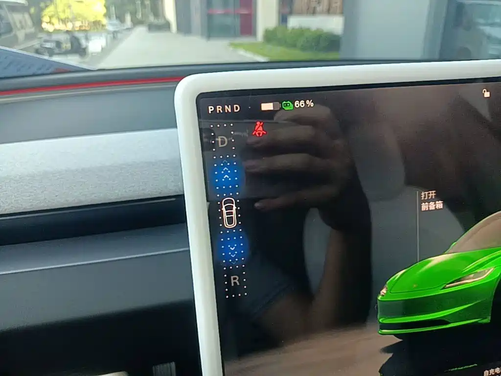Tesla Model 3 — миниатюра 14