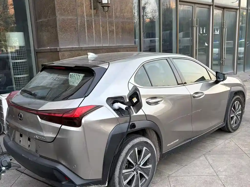 Lexus UX New Energy — миниатюра 3