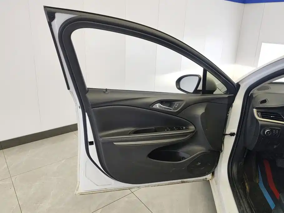 Buick Verano — миниатюра 7