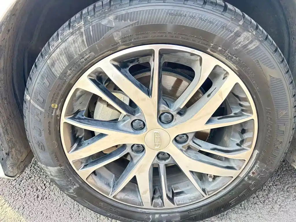 Geely Emgrand — миниатюра 8