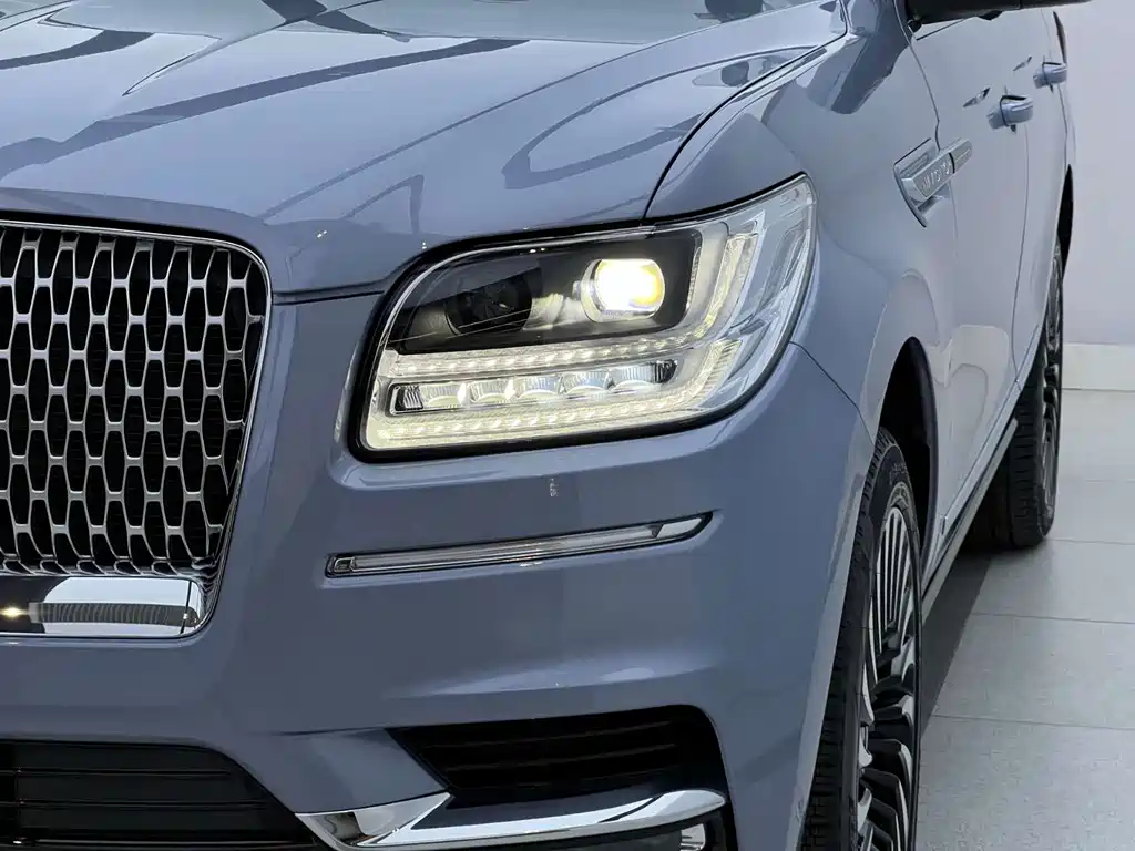 Lincoln Navigator — миниатюра 2